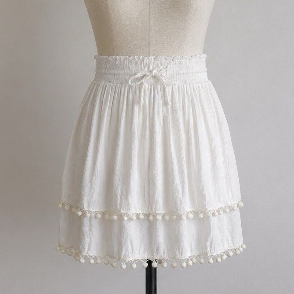New Directions White Boho Mini Skirt Pom Pom Trim Peasant Cottagecore M